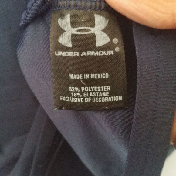 Under Armour Shirt - Picture 3 of 5